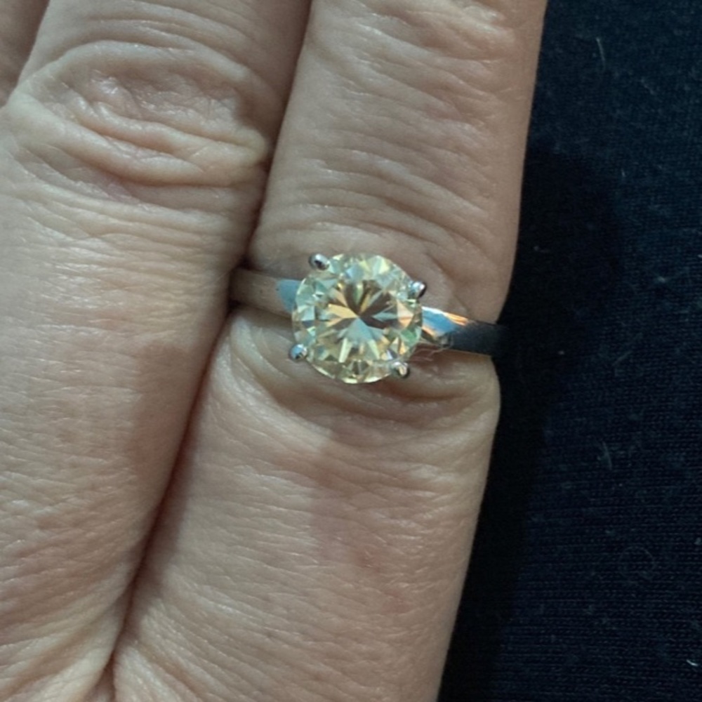 Gorgeous 2.16CT Canary Yellow Moissanite Diamond Solitaire Ring Size 7 - Picture 4 of 6
